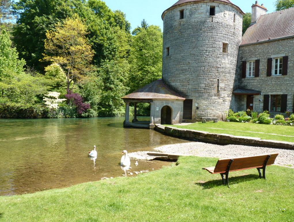 Le Gite Du Petit Lavoir Bèze Habitación foto